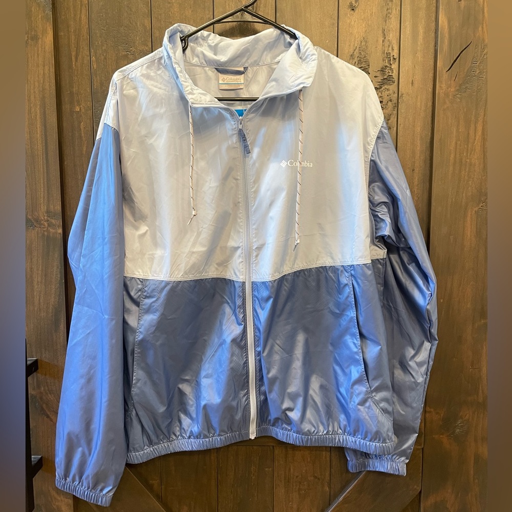 Two tone Blue Columbia WindBreaker